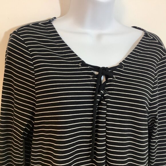 Slip On Top Old Navy V Neck Long Sleeve Black / White Stripe XL Knit Stretch - Picture 6 of 7